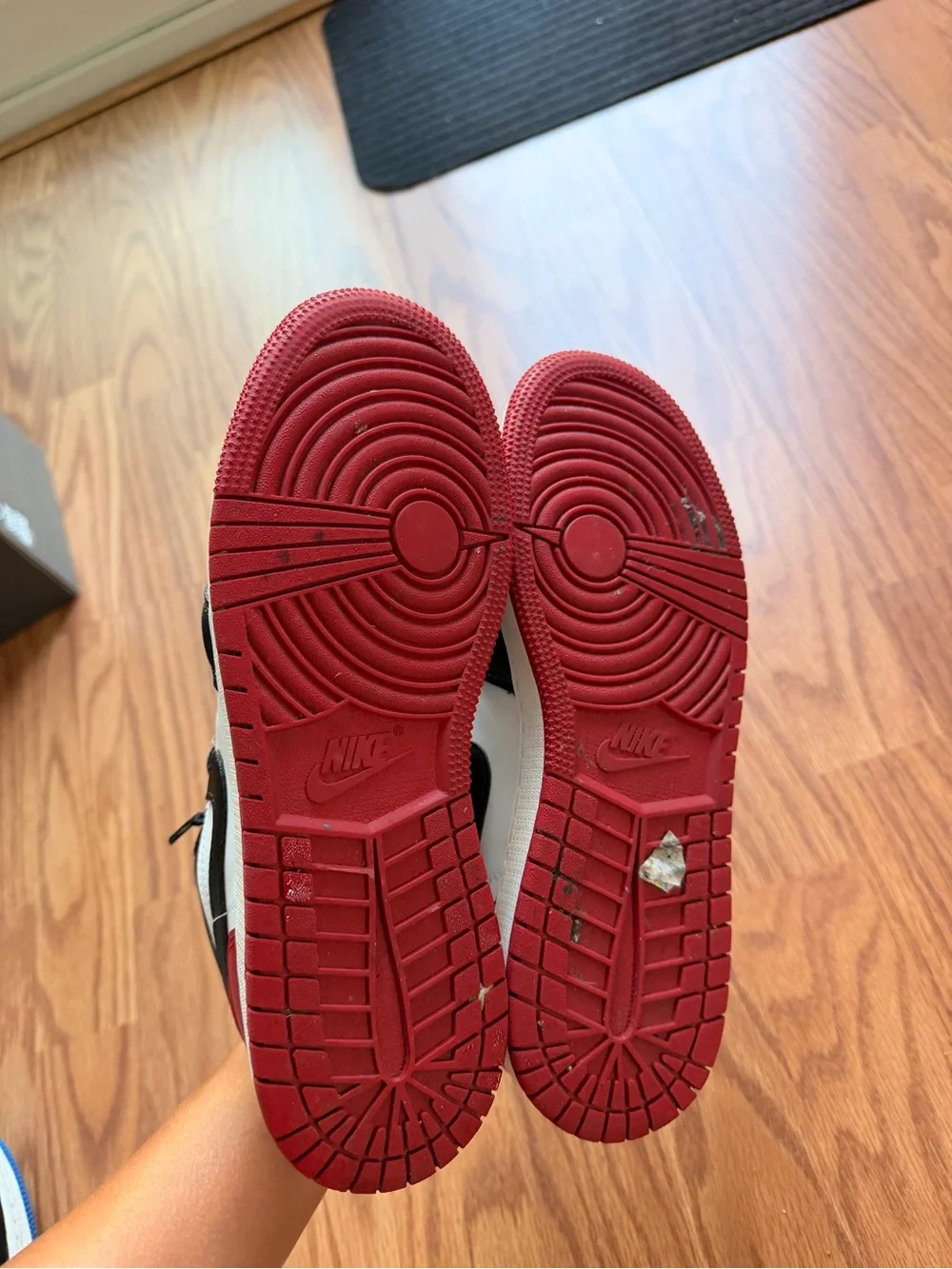 Jordan Kids Low-Top Sneakers in Black, White & Red